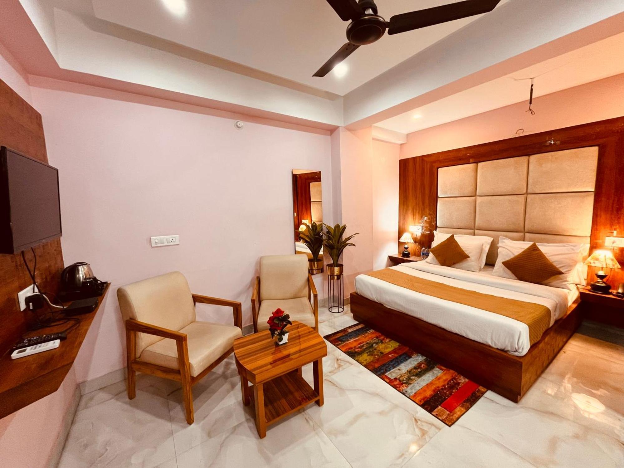 Hotel Golden Temple View By La Casa, Amritsar #Top Rated #Most Awarded #Swimming Pool #Prime Location #Luxury Rooms #Parking #Rooftop Cafe Buitenkant foto