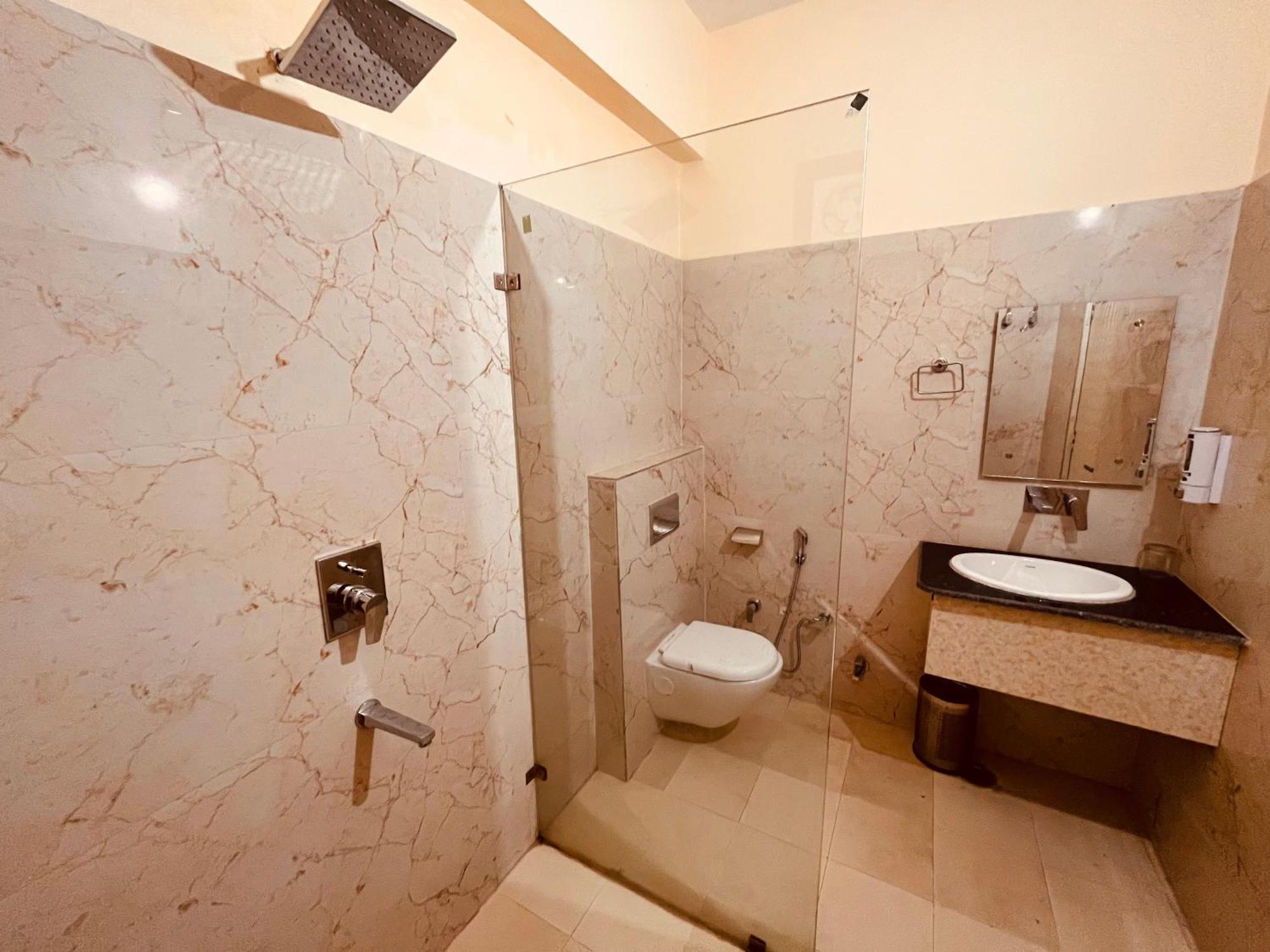 Hotel Golden Temple View By La Casa, Amritsar #Top Rated #Most Awarded #Swimming Pool #Prime Location #Luxury Rooms #Parking #Rooftop Cafe Buitenkant foto