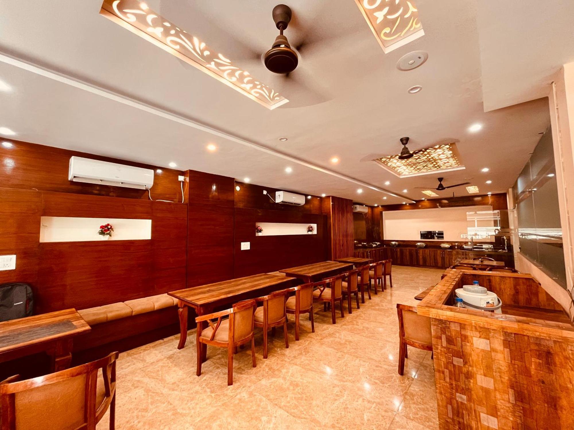 Hotel Golden Temple View By La Casa, Amritsar #Top Rated #Most Awarded #Swimming Pool #Prime Location #Luxury Rooms #Parking #Rooftop Cafe Buitenkant foto